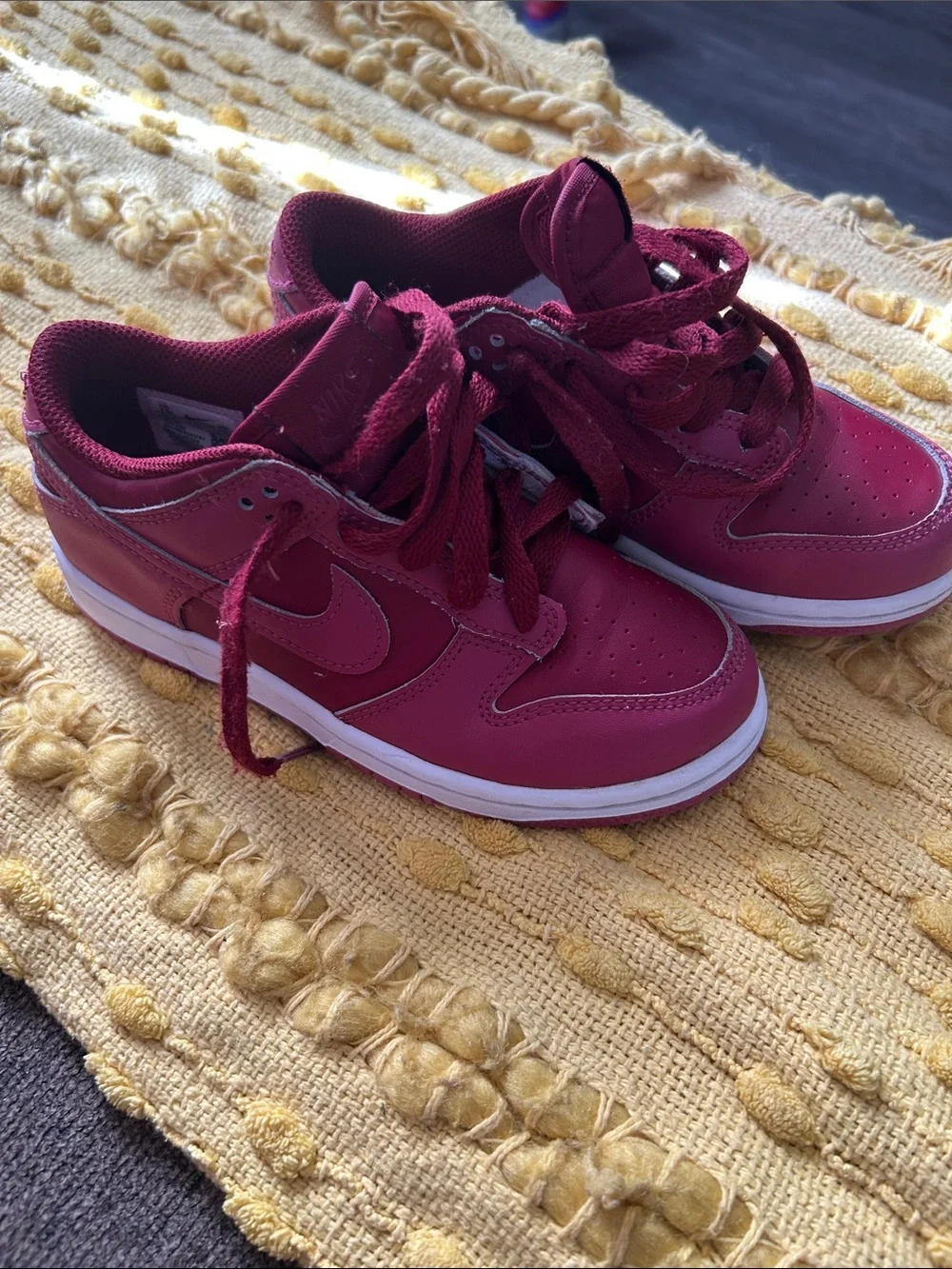 Nike Kids Red-Pink Low-Top Sneakers